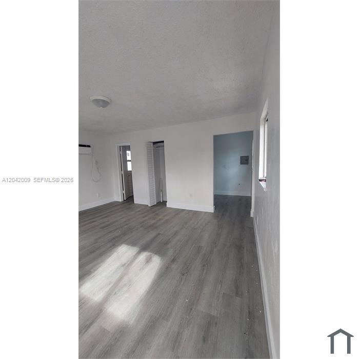   /  704 sq. ft. $ 2026-06-23 0 foto