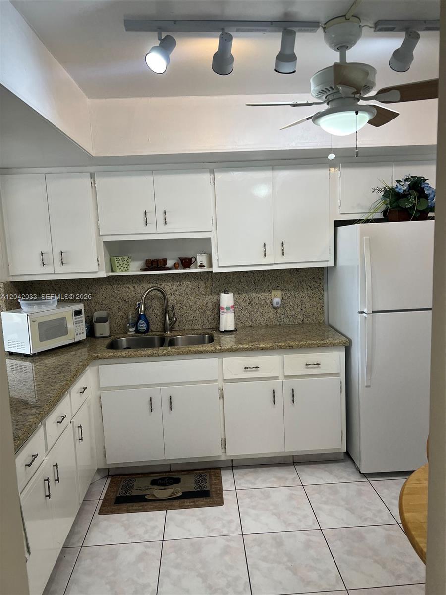 222E 1 / 2 861 sq. ft. $ 2026-06-23 0 Photo