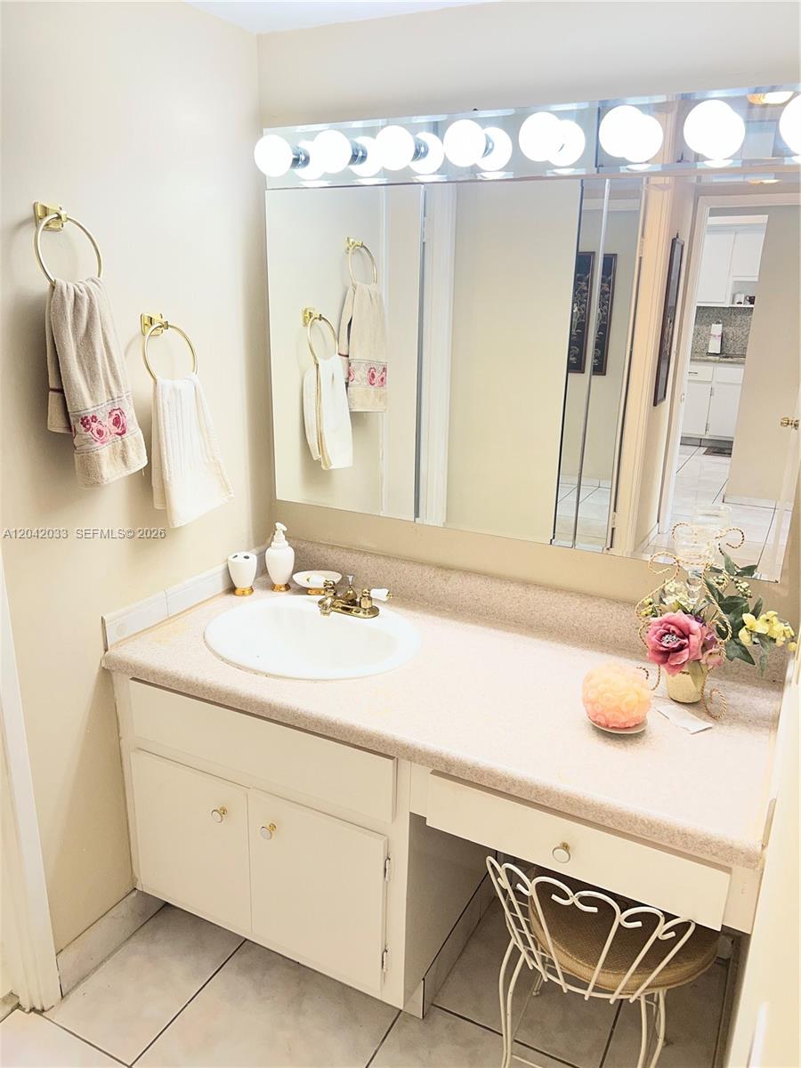 222E 1 / 2 861 sq. ft. $ 2026-06-23 0 Photo