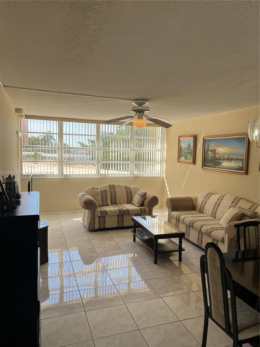222E 1 / 2 861 sq. ft. $ 2026-06-23 0 Photo