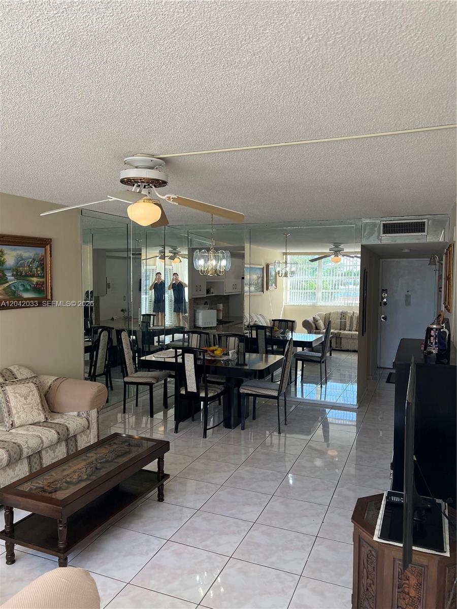 222E 1 / 2 861 sq. ft. $ 2026-06-23 0 Photo