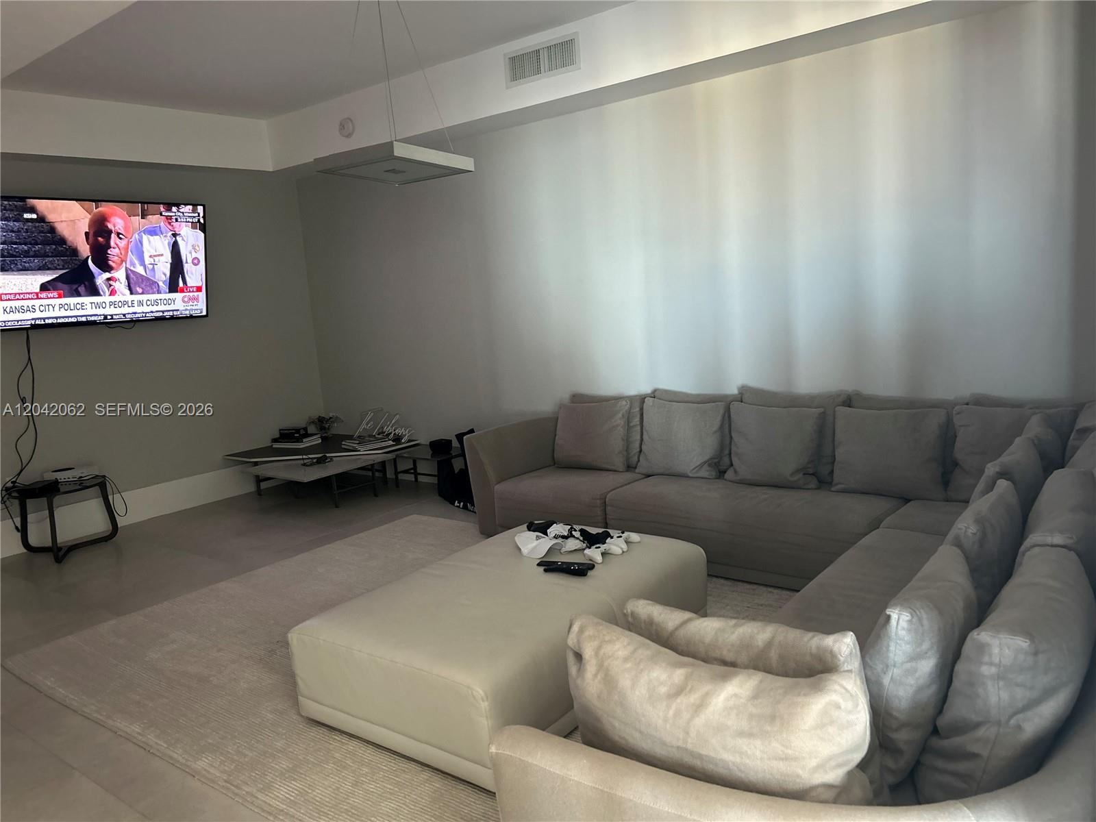 5-2503 4 / 5 3094 sq. ft. $ 2026-06-23 0 Photo