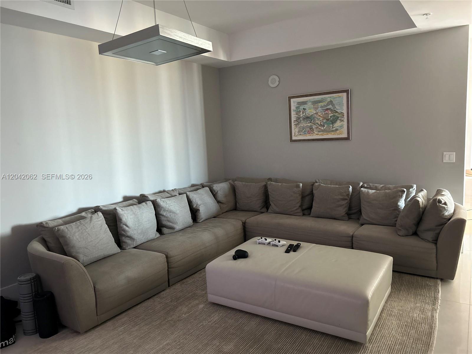 5-2503 4 / 5 3094 sq. ft. $ 2026-06-23 0 Photo