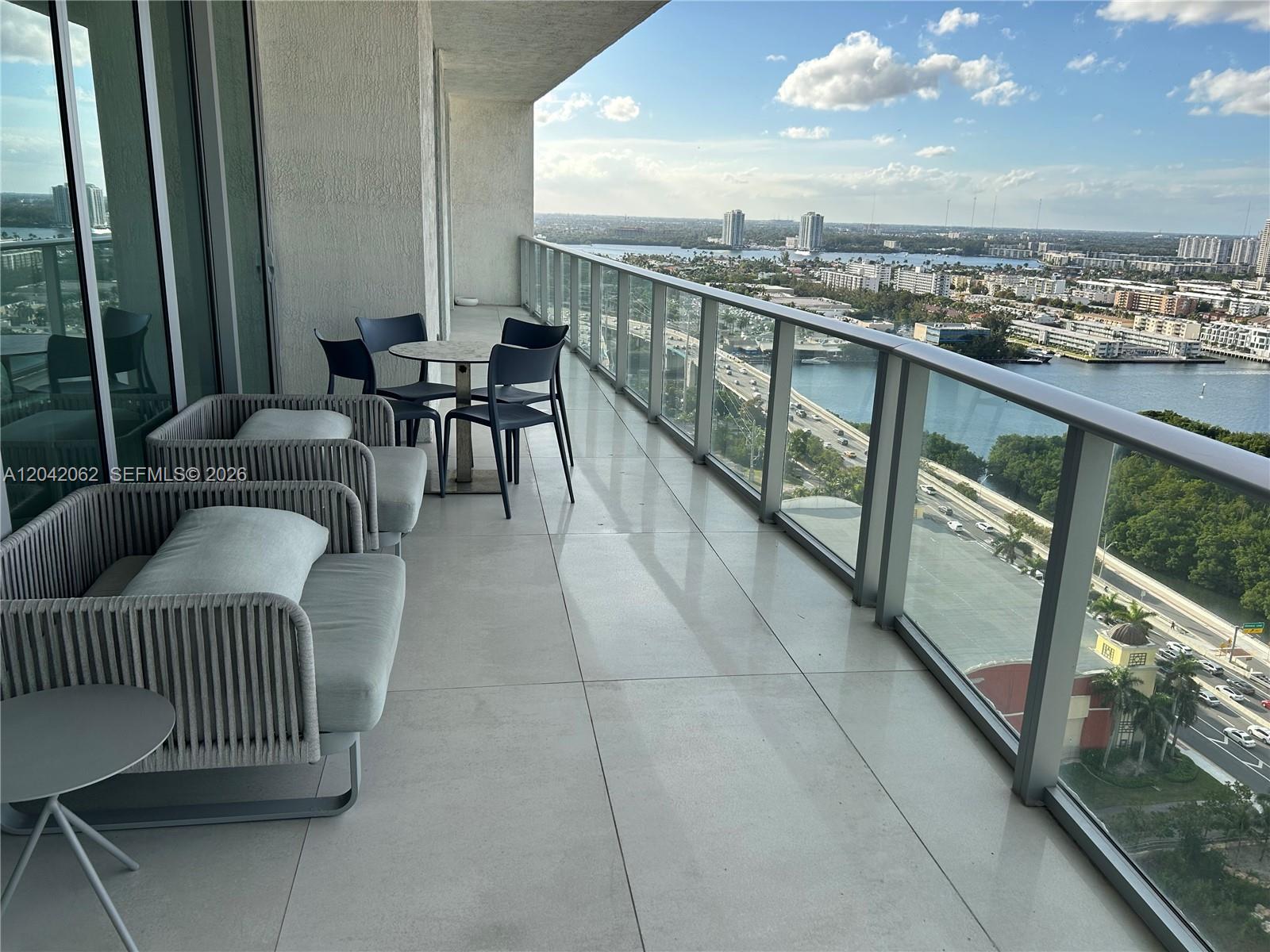 5-2503 4 / 5 3094 sq. ft. $ 2026-06-23 0 Photo