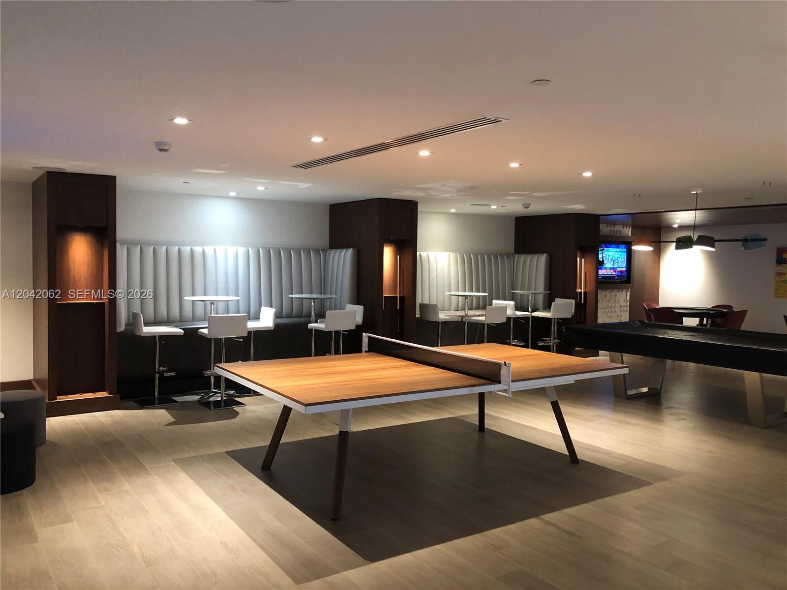 5-2503 4 / 5 3094 sq. ft. $ 2026-06-23 0 Photo