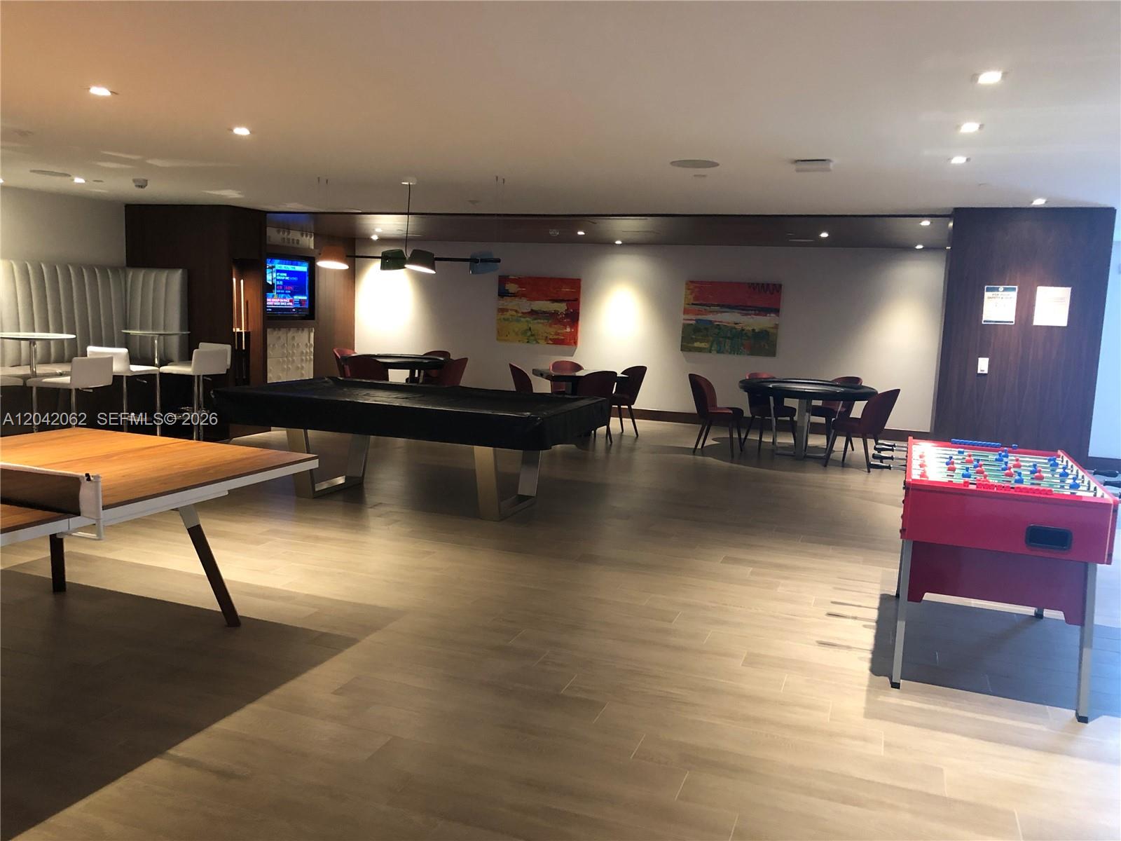 5-2503 4 / 5 3094 sq. ft. $ 2026-06-23 0 Photo
