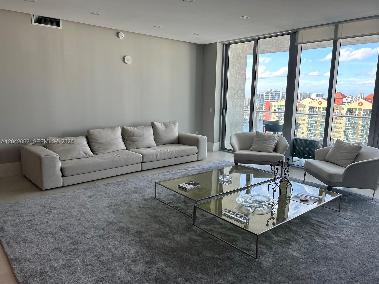 5-2503 4 / 5 3094 sq. ft. $ 2026-06-23 0 Photo