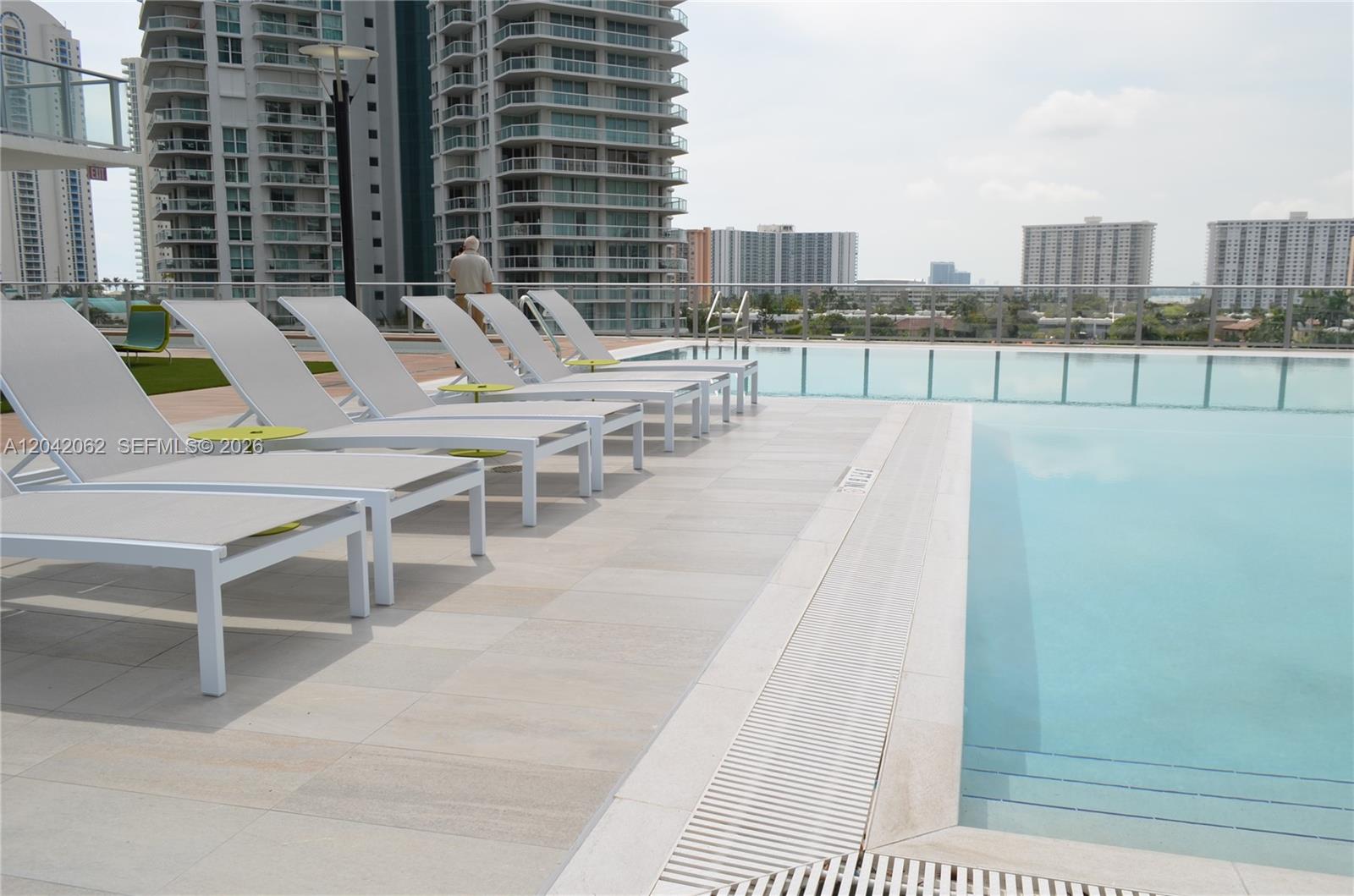5-2503 4 / 5 3094 sq. ft. $ 2026-06-23 0 Photo