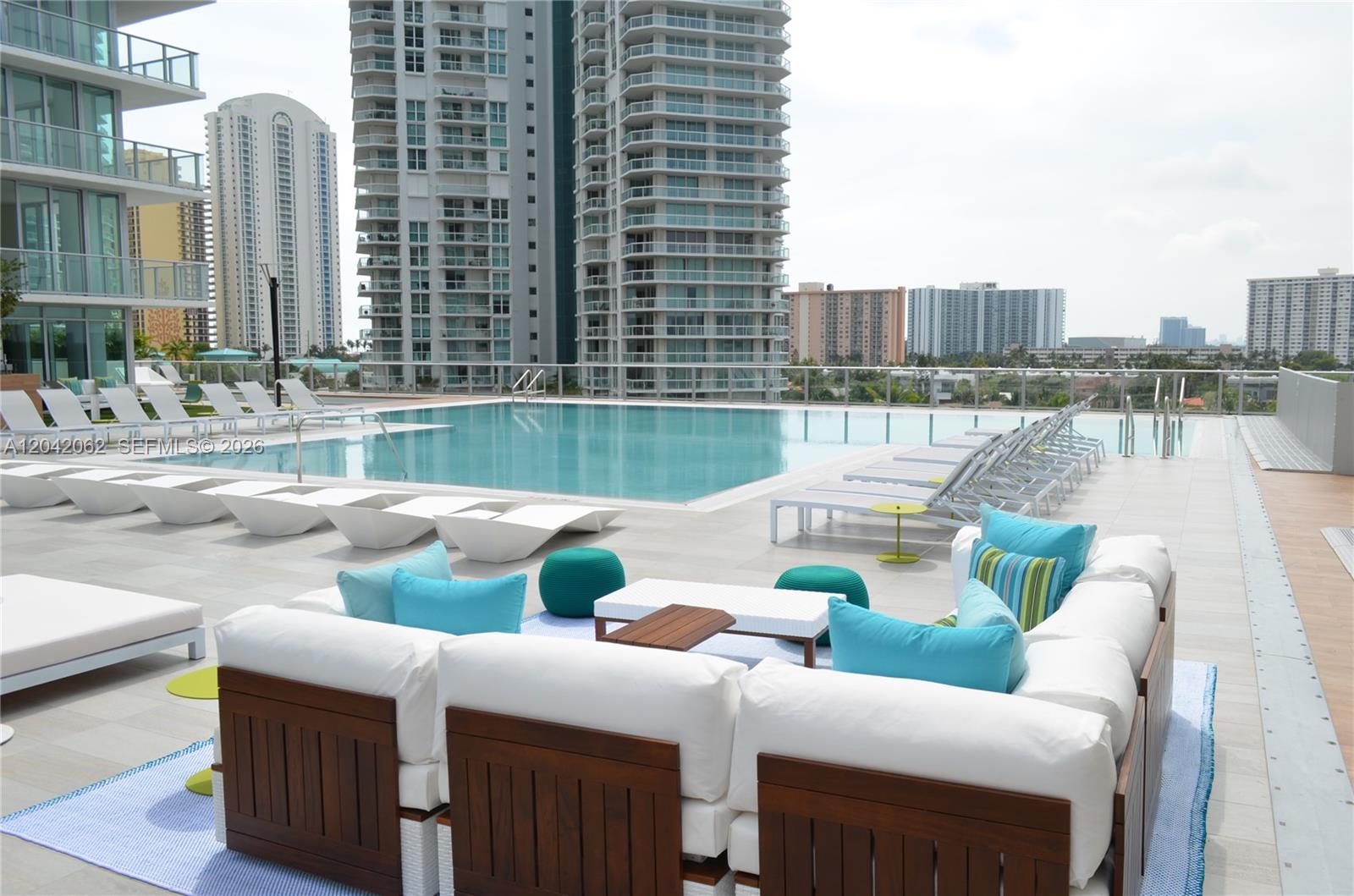 5-2503 4 / 5 3094 sq. ft. $ 2026-06-23 0 Photo