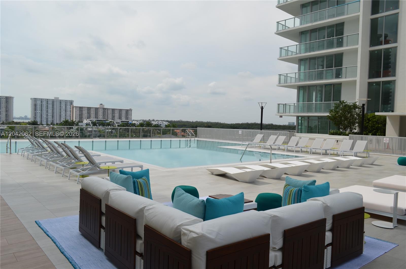 5-2503 4 / 5 3094 sq. ft. $ 2026-06-23 0 Photo