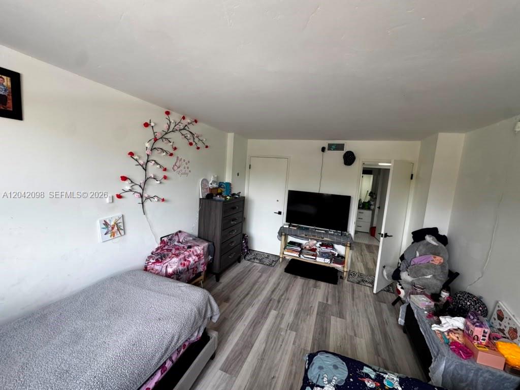 M11 2 / 2 1294 sq. ft. $ 2026-06-23 0 Photo