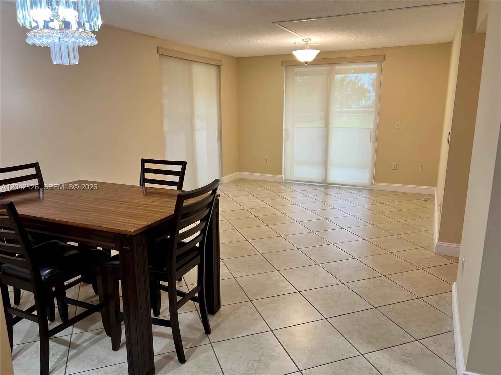 102 2 / 2 1150 sq. ft. $ 2026-06-23 0 foto