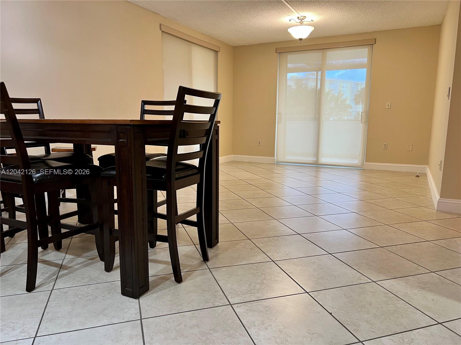 102 2 / 2 1150 sq. ft. $ 2026-06-23 0 foto