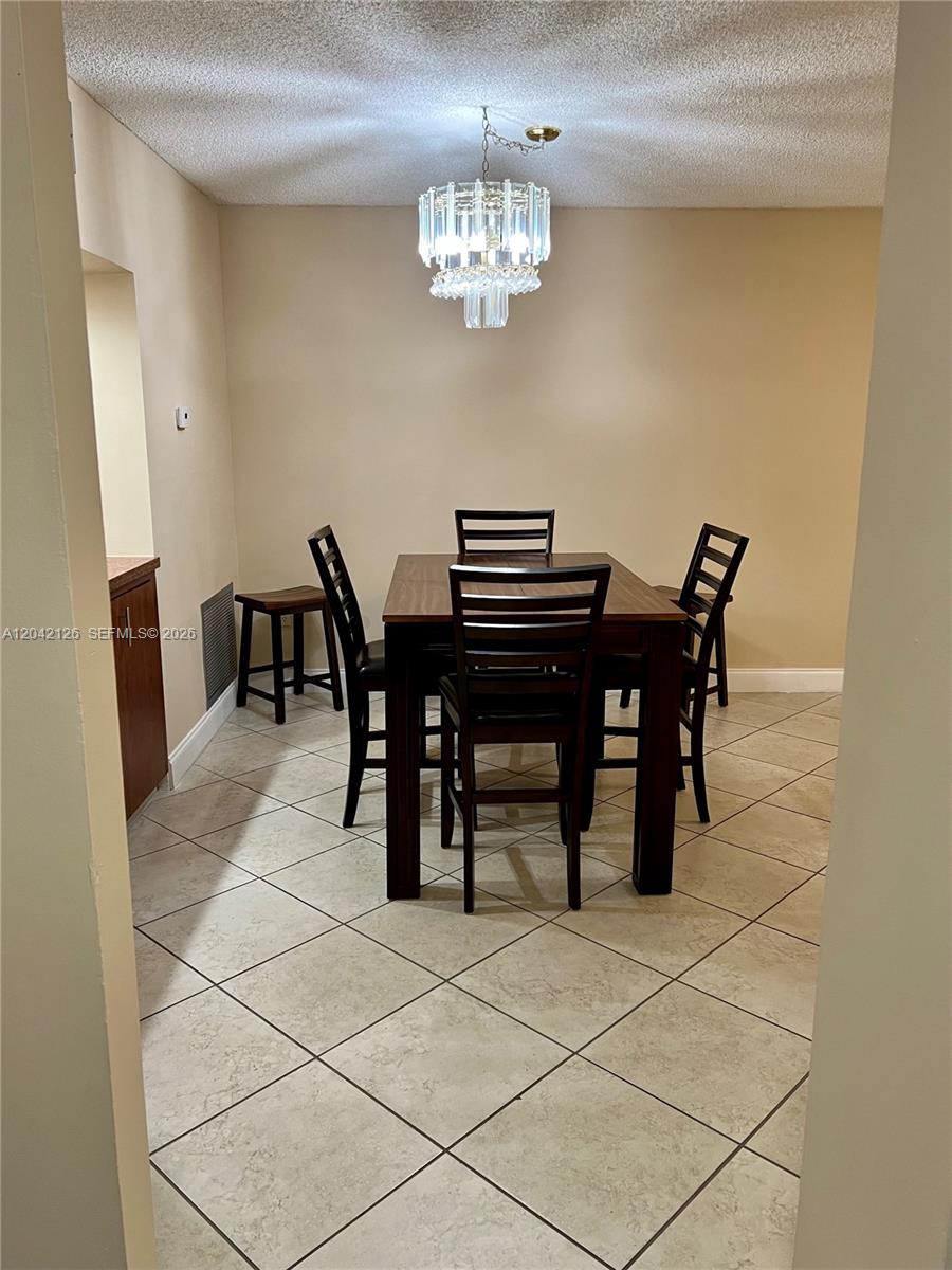 102 2 / 2 1150 sq. ft. $ 2026-06-23 0 foto