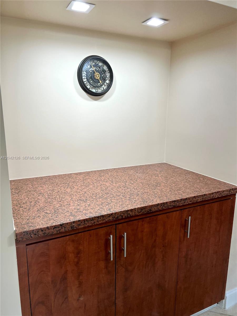 102 2 / 2 1150 sq. ft. $ 2026-06-23 0 foto