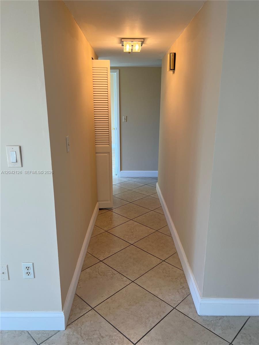 102 2 / 2 1150 sq. ft. $ 2026-06-23 0 foto