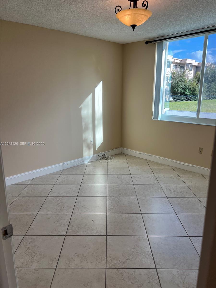 102 2 / 2 1150 sq. ft. $ 2026-06-23 0 foto
