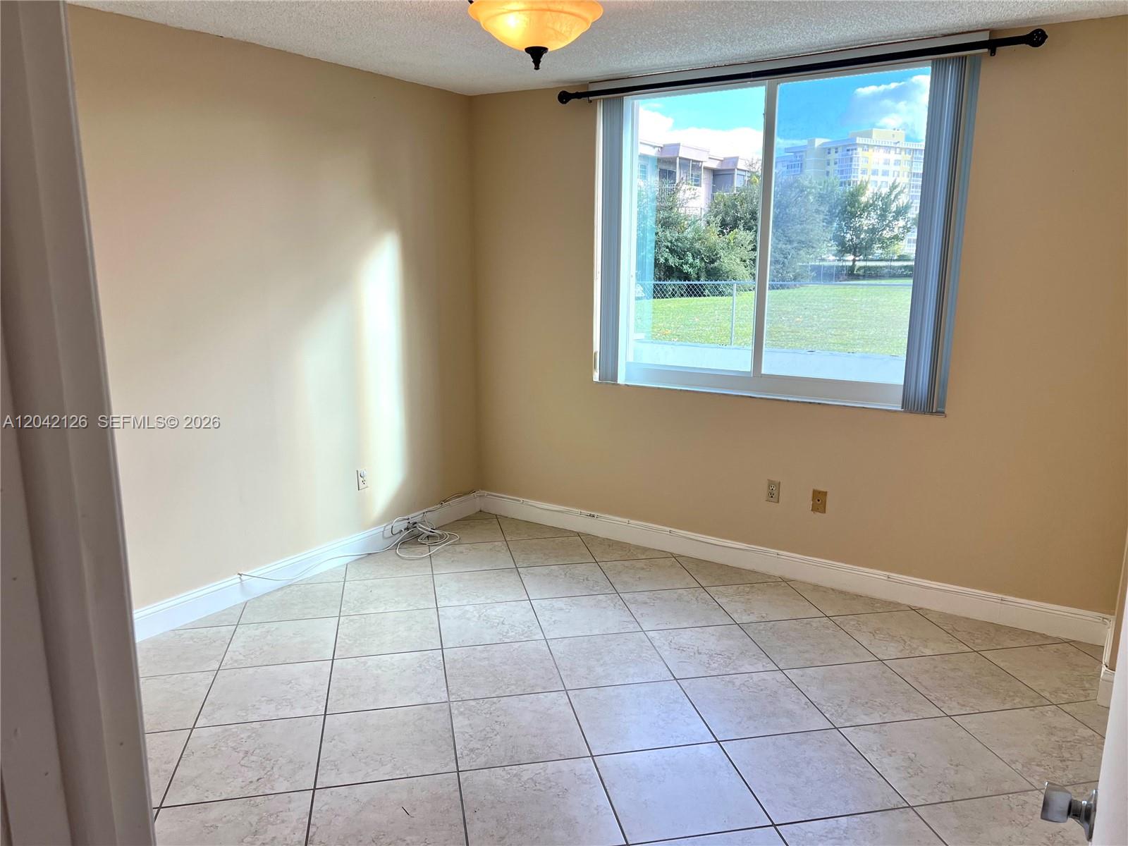 102 2 / 2 1150 sq. ft. $ 2026-06-23 0 foto