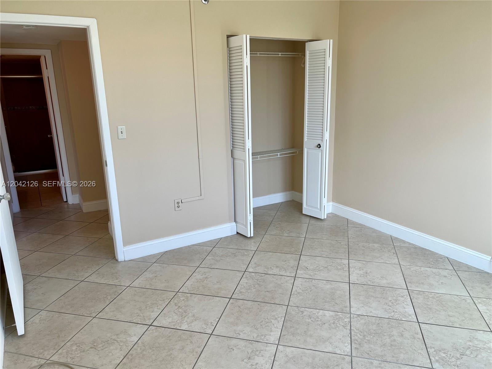 102 2 / 2 1150 sq. ft. $ 2026-06-23 0 foto