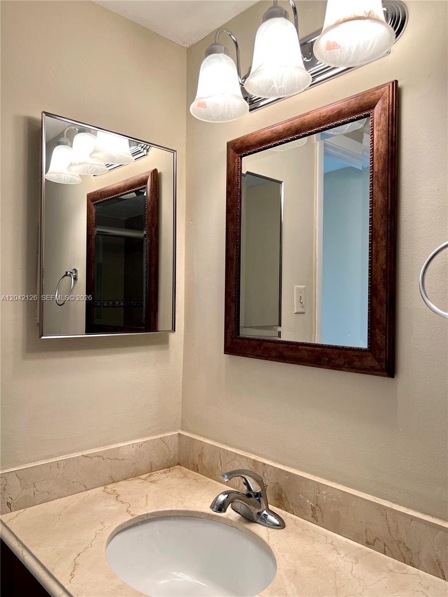 102 2 / 2 1150 sq. ft. $ 2026-06-23 0 foto