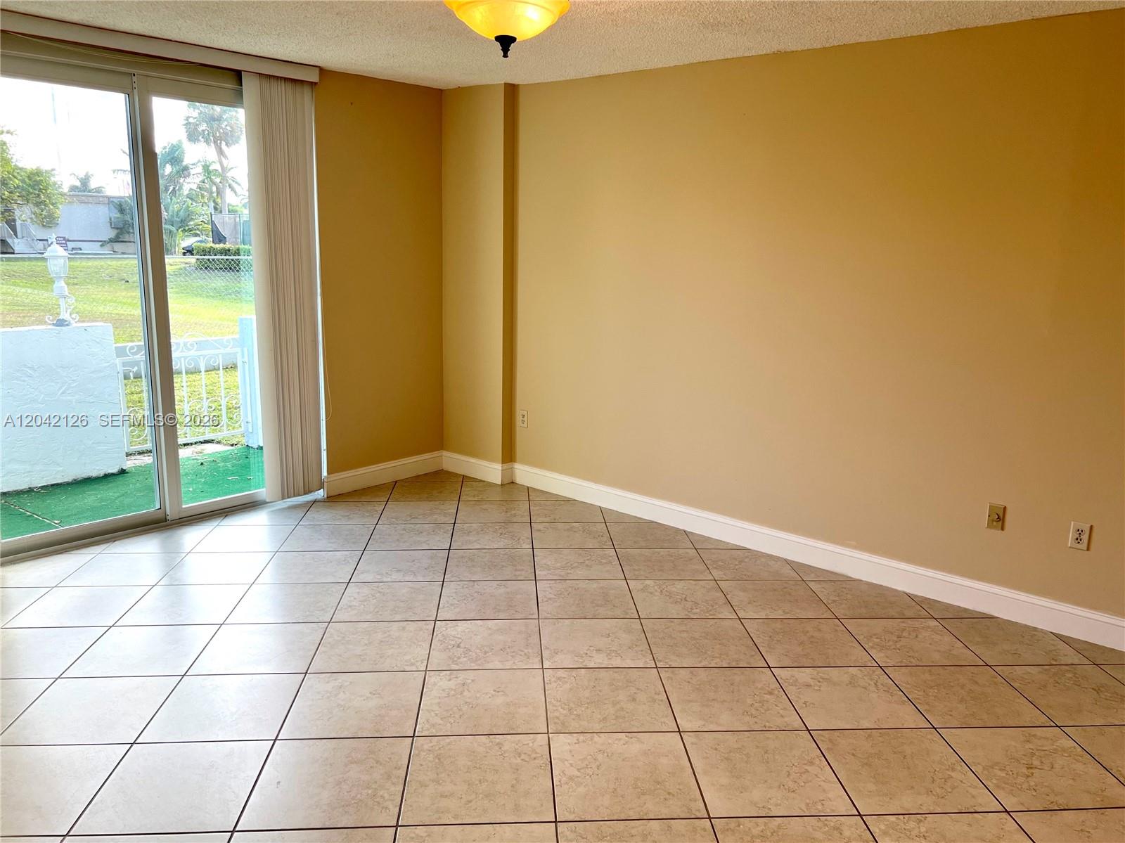 102 2 / 2 1150 sq. ft. $ 2026-06-23 0 foto