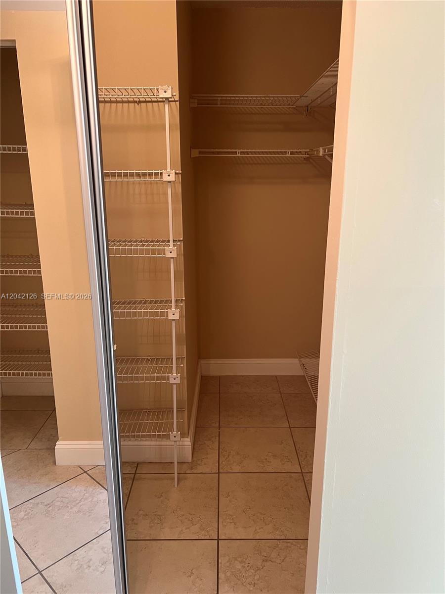 102 2 / 2 1150 sq. ft. $ 2026-06-23 0 foto