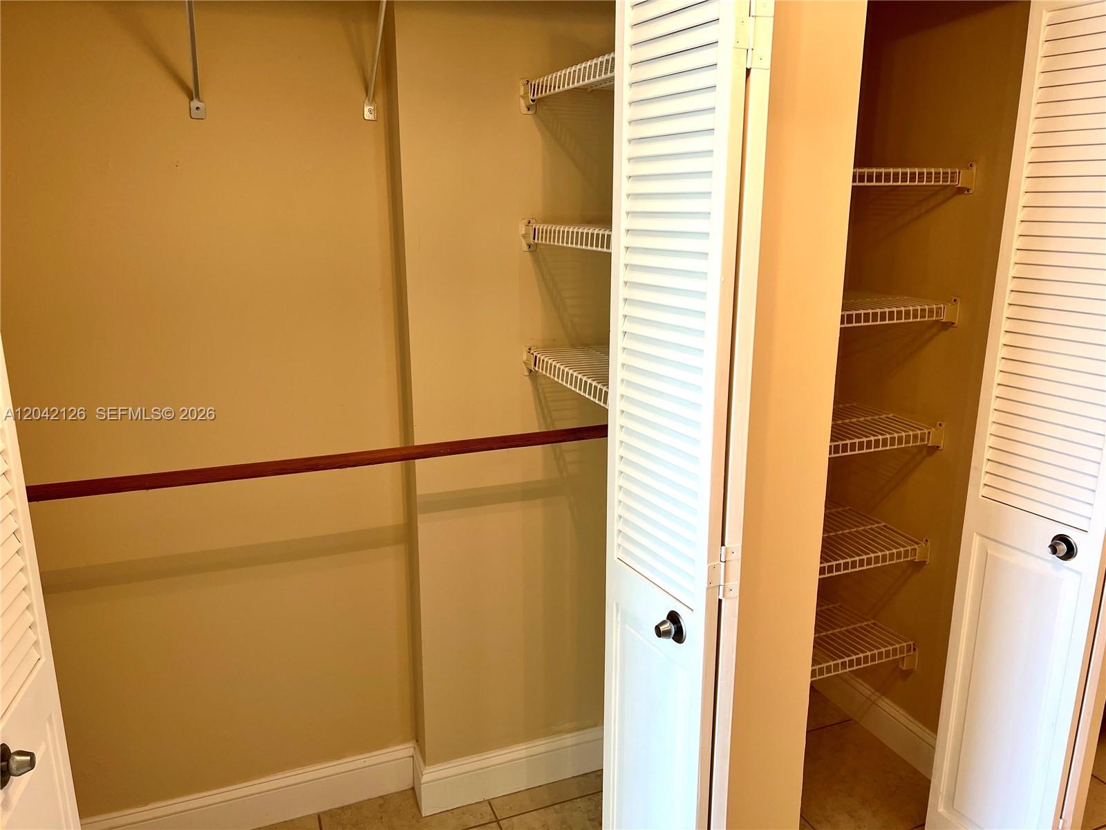 102 2 / 2 1150 sq. ft. $ 2026-06-23 0 foto