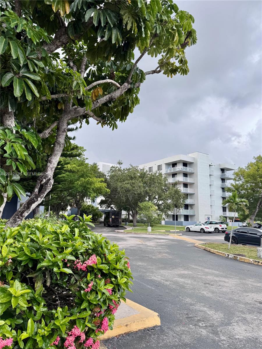 102 2 / 2 1150 sq. ft. $ 2026-06-23 0 foto