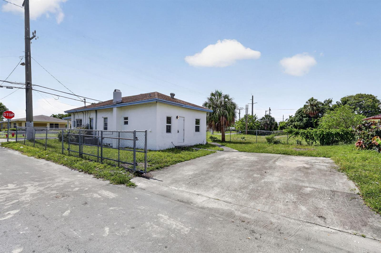   / 0 902 sq. ft. $ 2026-06-25 0 foto