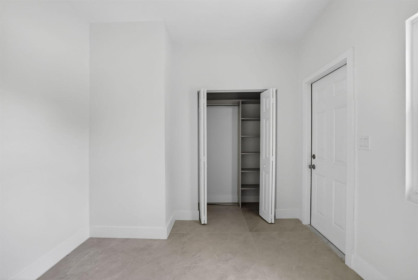   / 0 902 sq. ft. $ 2026-06-25 0 foto