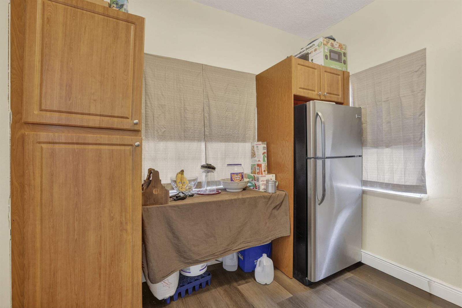   / 0 902 sq. ft. $ 2026-06-25 0 foto