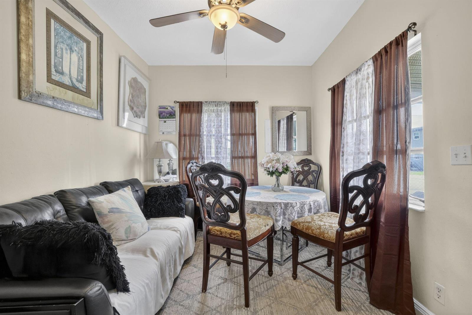   / 0 902 sq. ft. $ 2026-06-25 0 foto