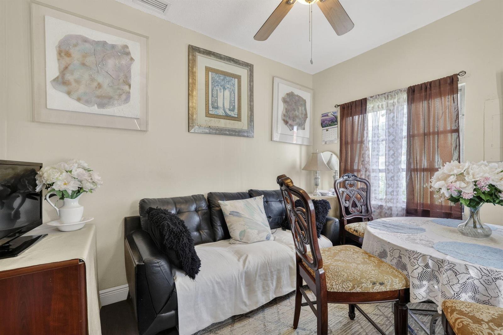   / 0 902 sq. ft. $ 2026-06-25 0 foto