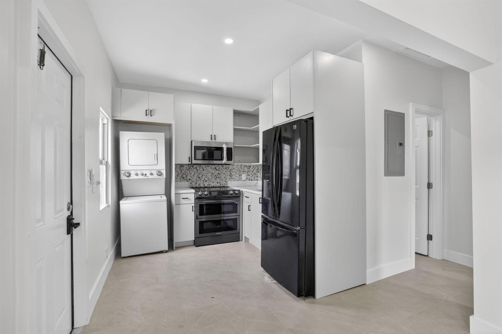   / 0 902 sq. ft. $ 2026-06-25 0 foto