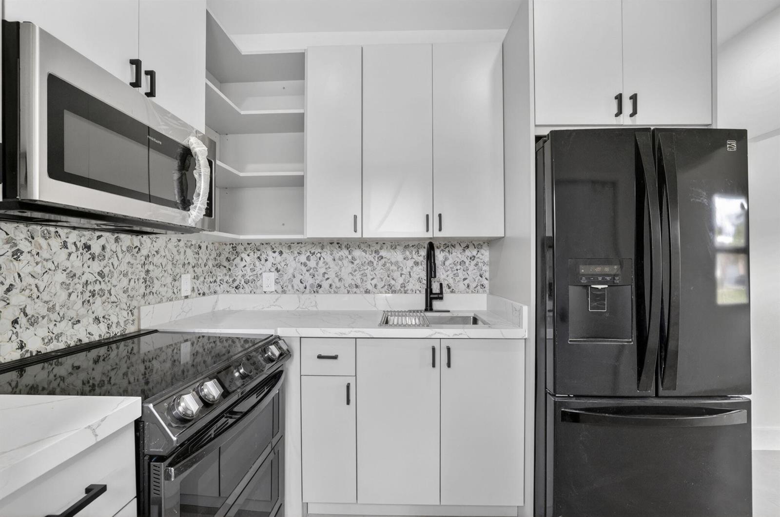   / 0 902 sq. ft. $ 2026-06-25 0 foto