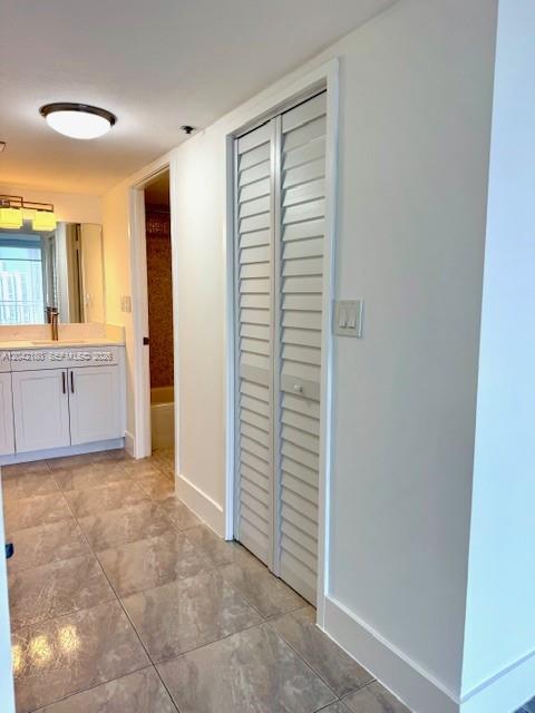 See details 2406 2 / 2 1232 sq. ft. $ 2026-06-23 0 Photo