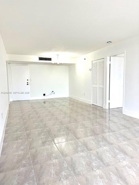 See details 2406 2 / 2 1232 sq. ft. $ 2026-06-23 0 Photo