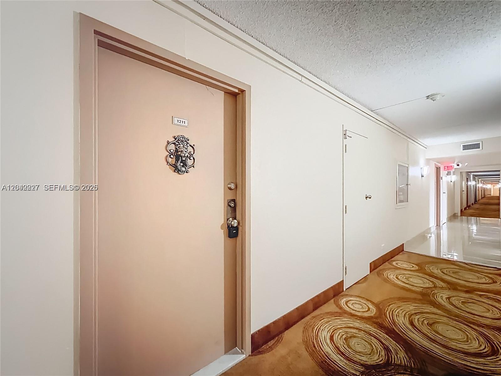 1211 2 / 2 1087 sq. ft. $ 2026-06-24 0 foto