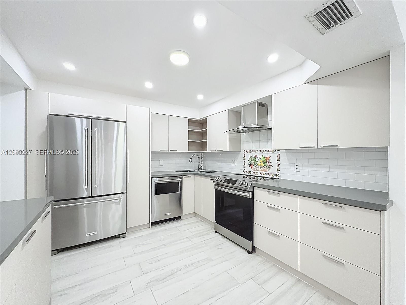 1211 2 / 2 1087 sq. ft. $ 2026-06-24 0 foto