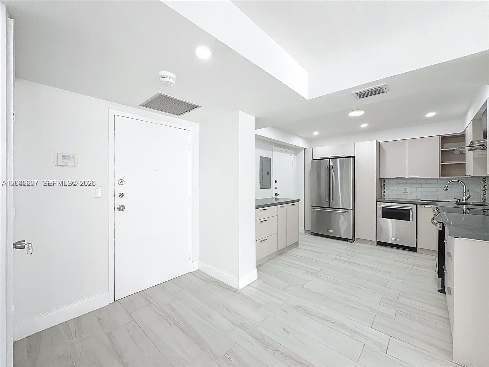 1211 2 / 2 1087 sq. ft. $ 2026-06-24 0 foto