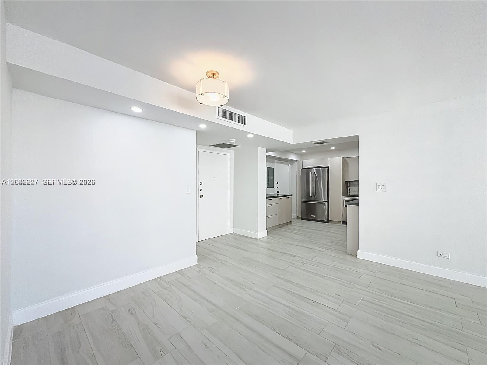 1211 2 / 2 1087 sq. ft. $ 2026-06-24 0 foto