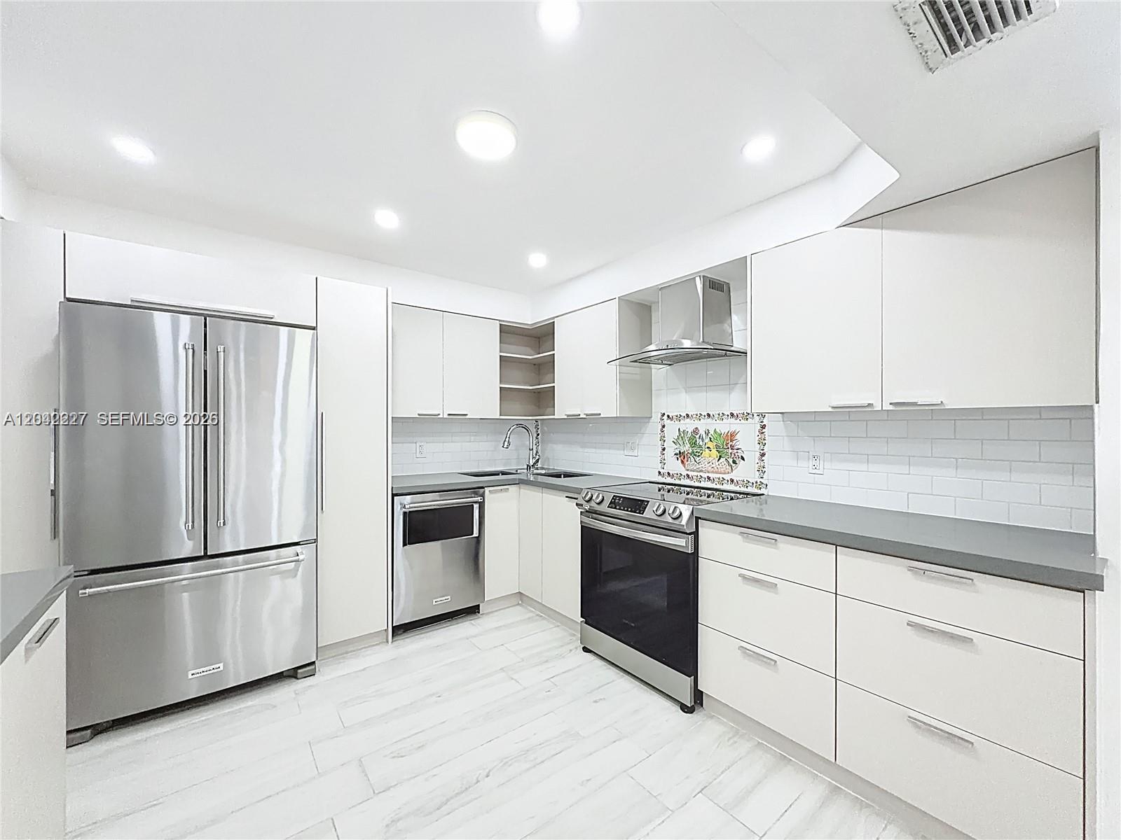 1211 2 / 2 1087 sq. ft. $ 2026-06-24 0 foto