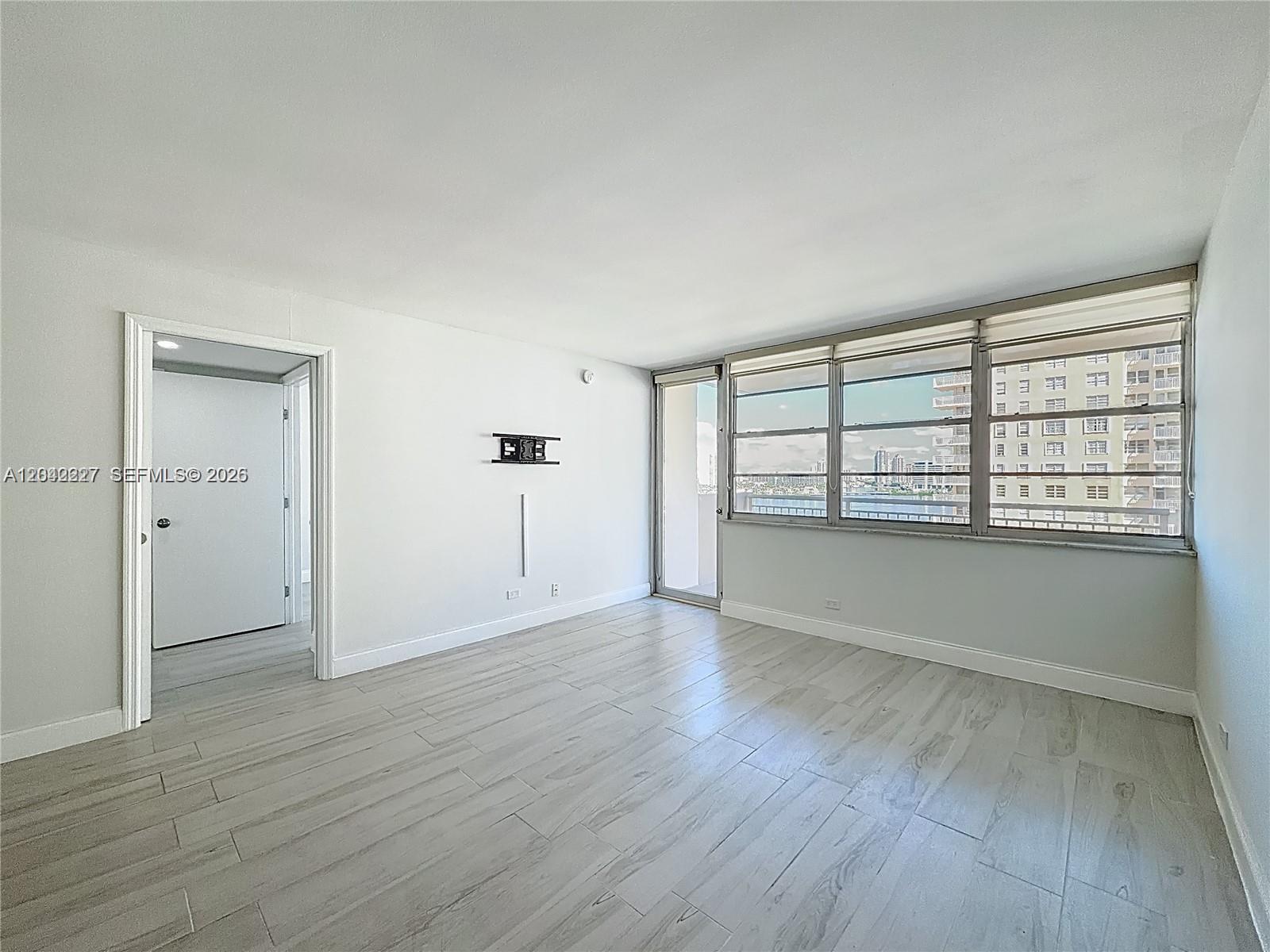 1211 2 / 2 1087 sq. ft. $ 2026-06-24 0 foto
