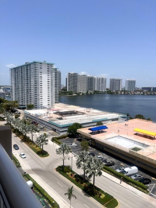 1211 2 / 2 1087 sq. ft. $ 2026-06-24 0 foto