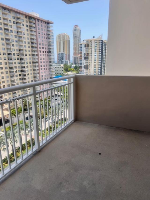1211 2 / 2 1087 sq. ft. $ 2026-06-24 0 foto