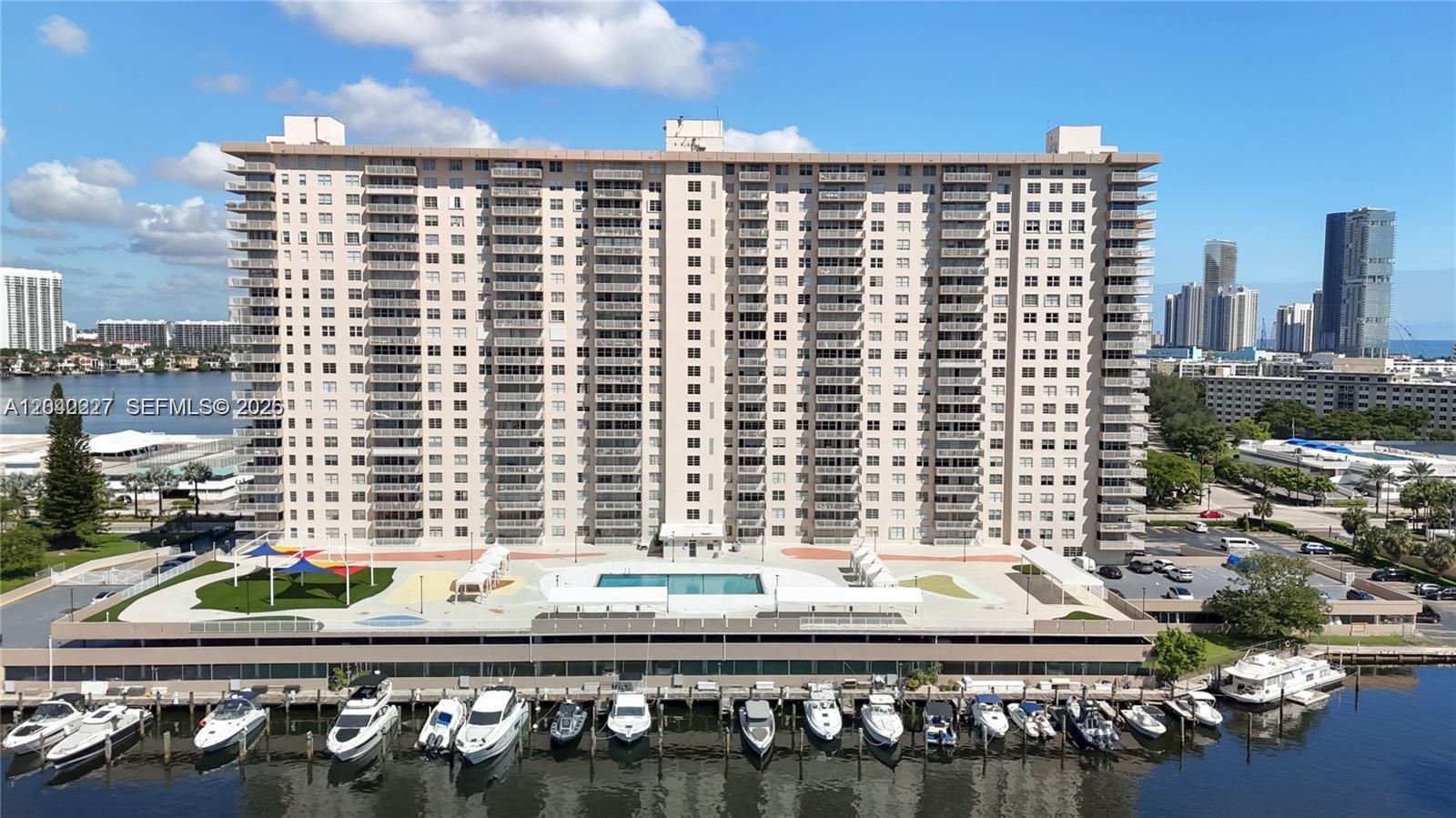 1211 2 / 2 1087 sq. ft. $ 2026-06-24 0 foto