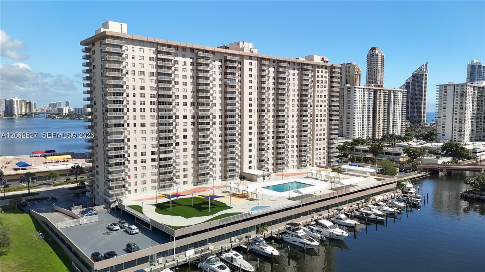 1211 2 / 2 1087 sq. ft. $ 2026-06-24 0 foto