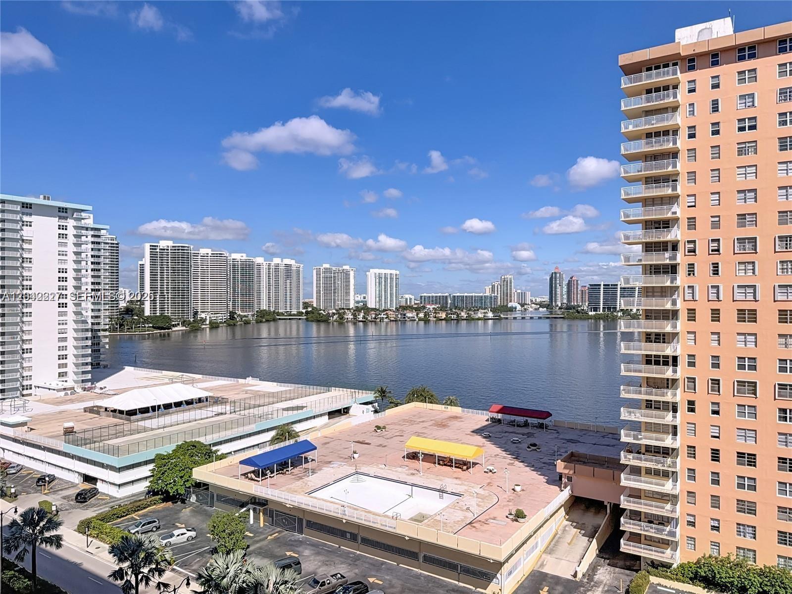 1211 2 / 2 1087 sq. ft. $ 2026-06-24 0 foto