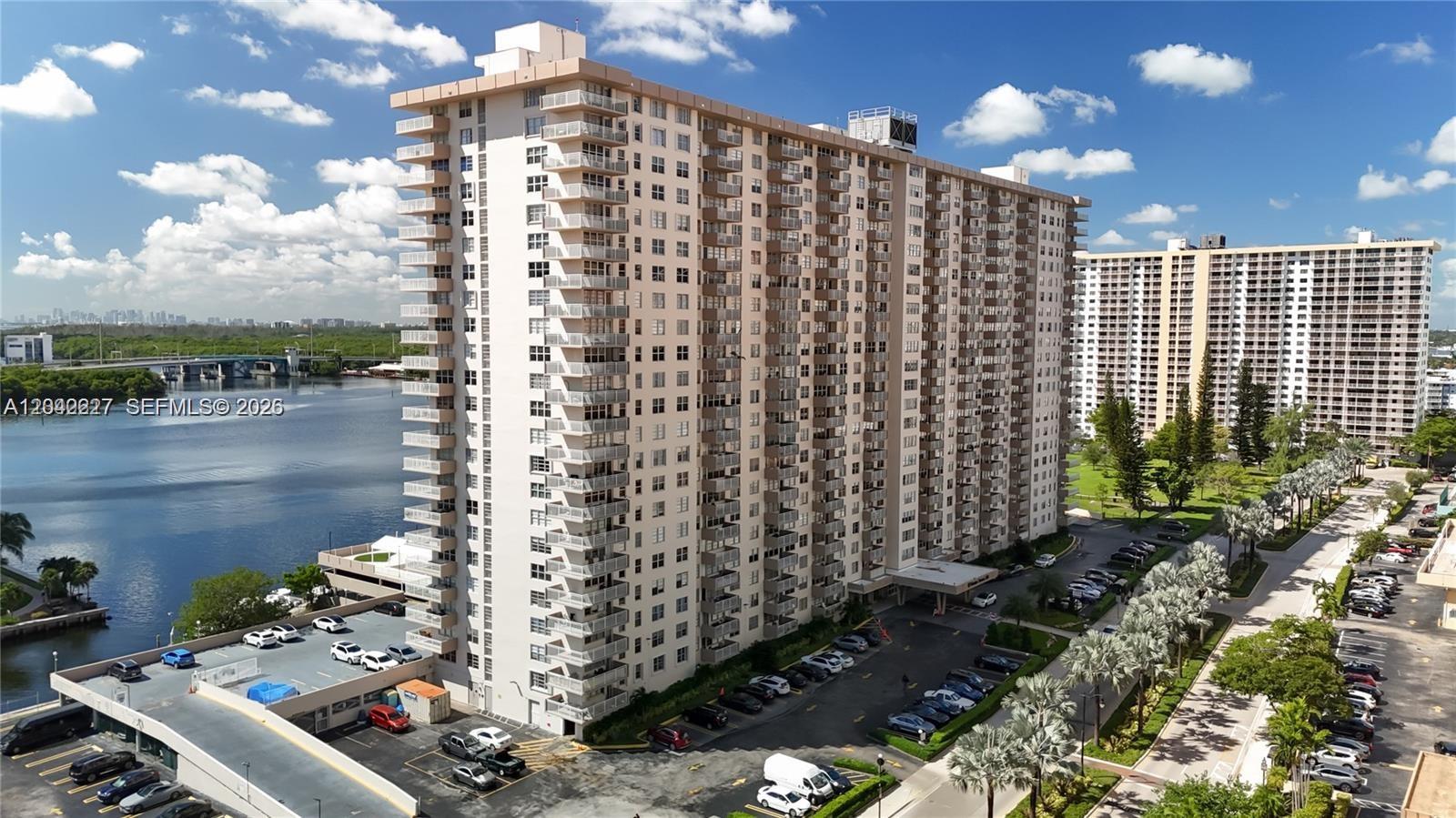 1211 2 / 2 1087 sq. ft. $ 2026-06-24 0 foto