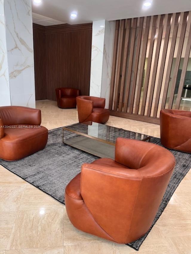 1211 2 / 2 1087 sq. ft. $ 2026-06-24 0 foto